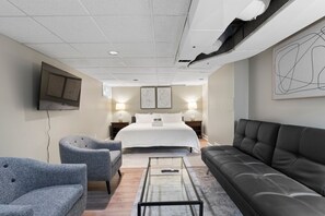 4 bedrooms, iron/ironing board, Internet, bed sheets