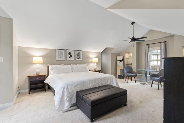 4 bedrooms, iron/ironing board, internet, bed sheets