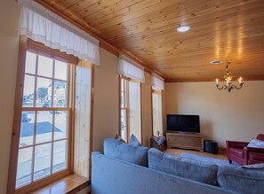 Interior - Downtown's Best View at Howdle's Retreat (Mineral Point)