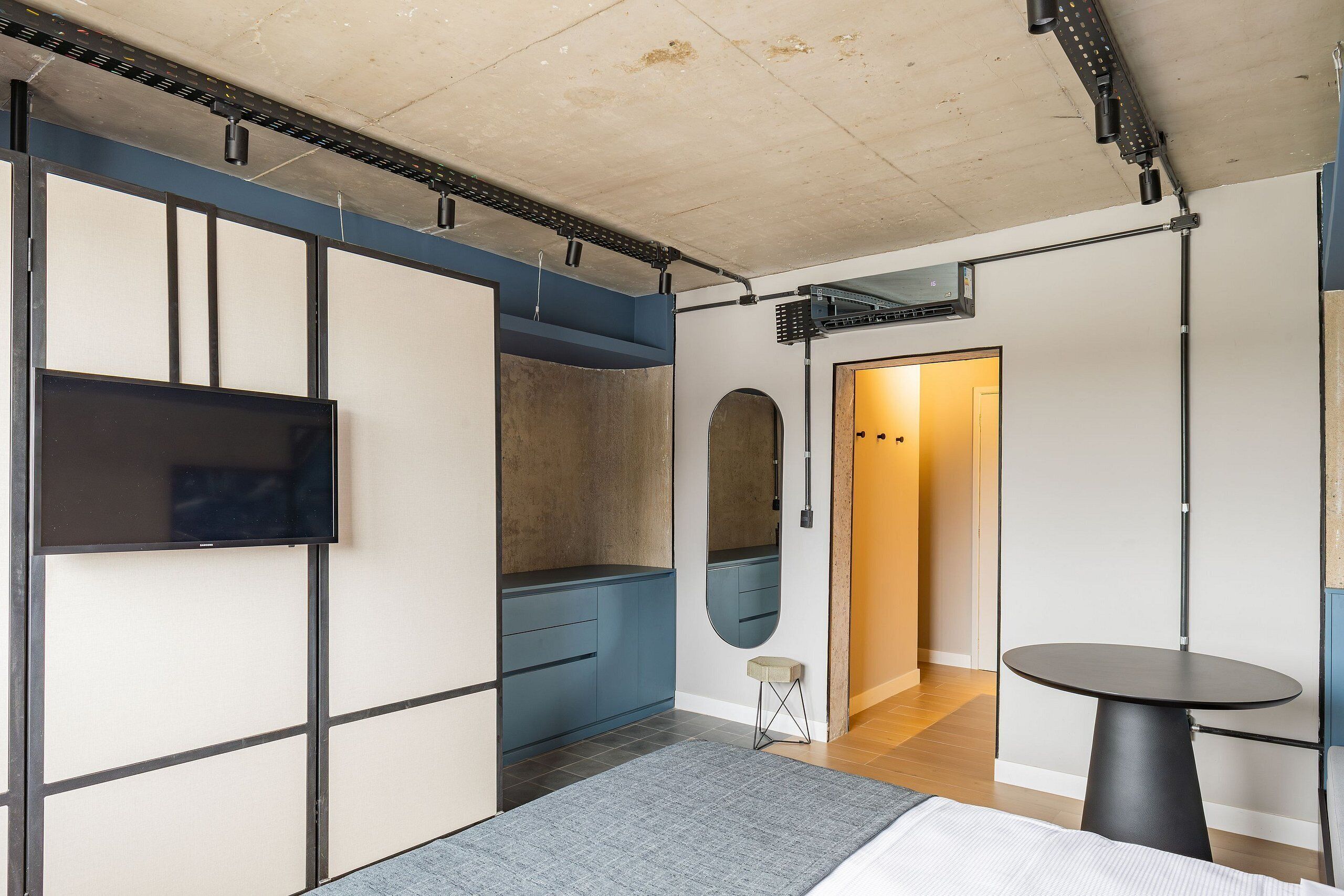 Design Apartment | Laptop workspace, free WiFi