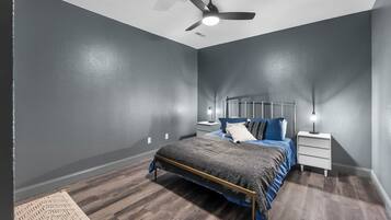 2 Schlafzimmer, Schreibtisch, Bügeleisen/Bügelbrett, kostenloses WLAN