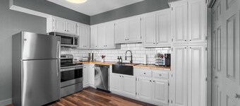 Downtown Cape 2 Bdrm/2 Bath Apt, Cozy & Walkable