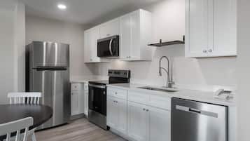 Condo, 1 phòng ngủ, quang cảnh biển | Bếp riêng