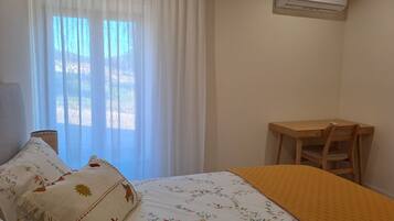 3 slaapkamers, een strijkplank/strijkijzer, wifi, beddengoed