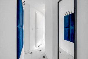 Interior - Warsaw - Workspace & Park nearby - by Rentujemy (Warszawa)
