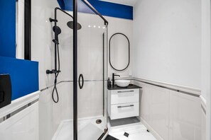 Hair dryer, towels - Warsaw - Workspace & Park nearby - by Rentujemy (Warszawa)