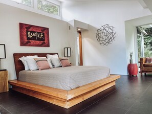 4 habitaciones, tabla de planchar con plancha, wifi y ropa de cama 