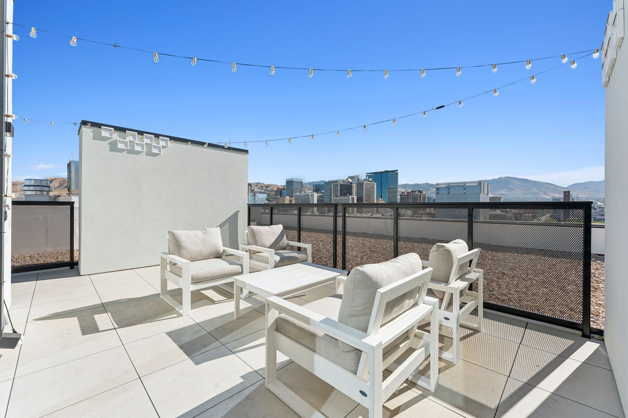 Two Bedroom Balcony | Balcón