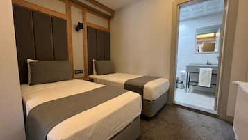 In-room safe, desk, laptop workspace, soundproofing