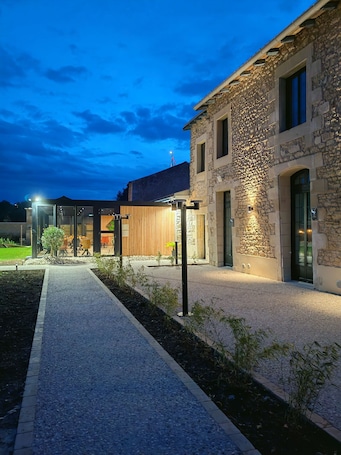 Façade de l’hébergement. Domaine du Vieux Porche