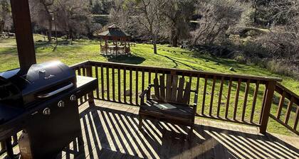 Cottage, Sleeps 6 - Creekside Cottage, 1 Bedroom, Sleeps 4-6