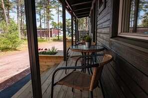 Exterior - Perchlodge (Monsteras)