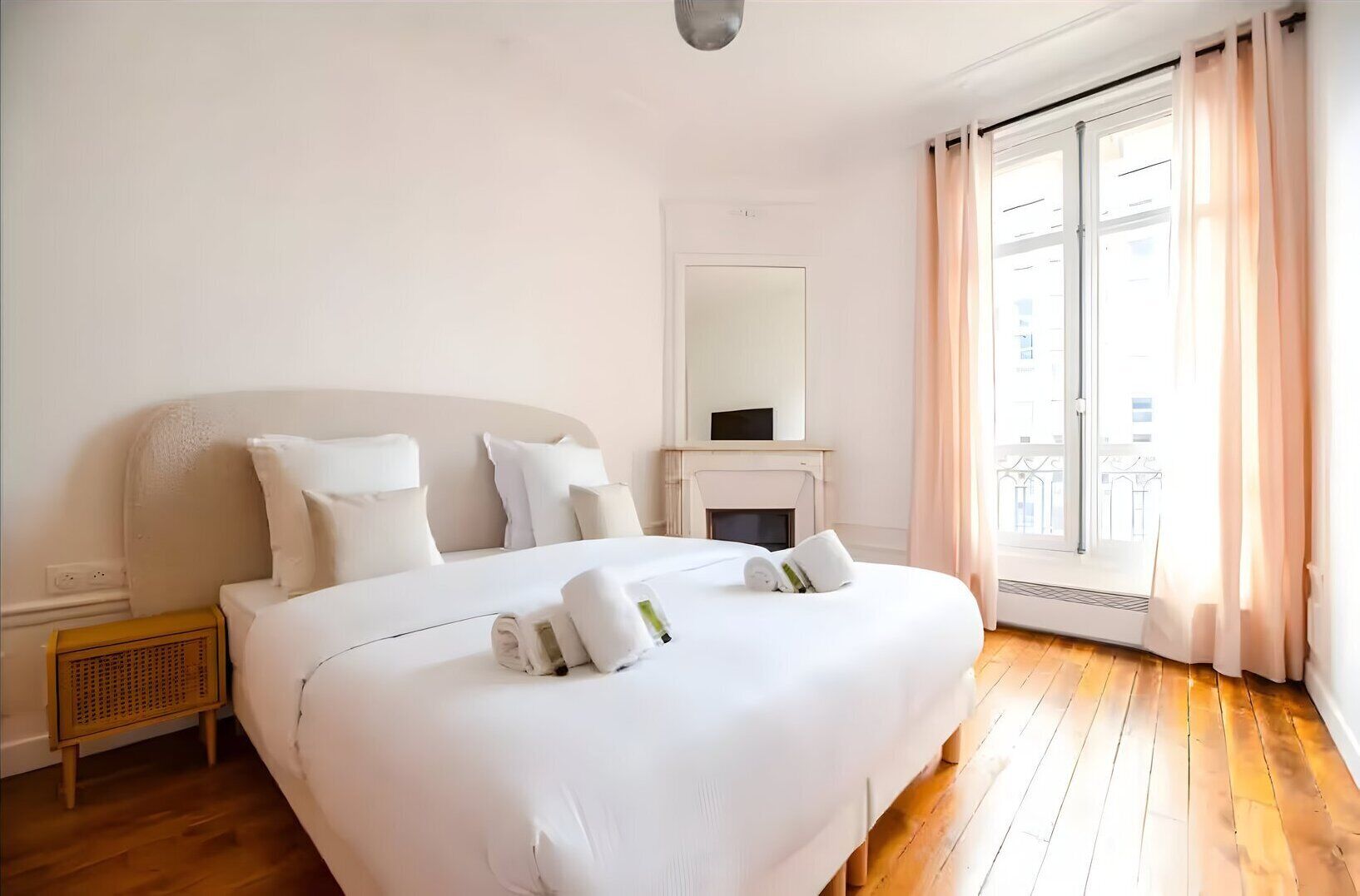 2 室のベッドルーム、アイロン / アイロン台、WiFi、ベッドシーツ