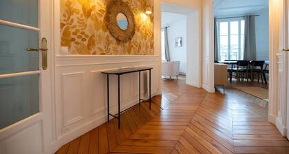 TBS 325 - Superb apartment with Eiffel Tower view