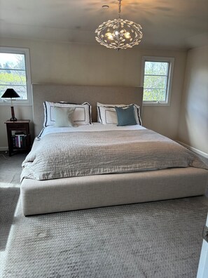 4 bedrooms, WiFi, bed sheets