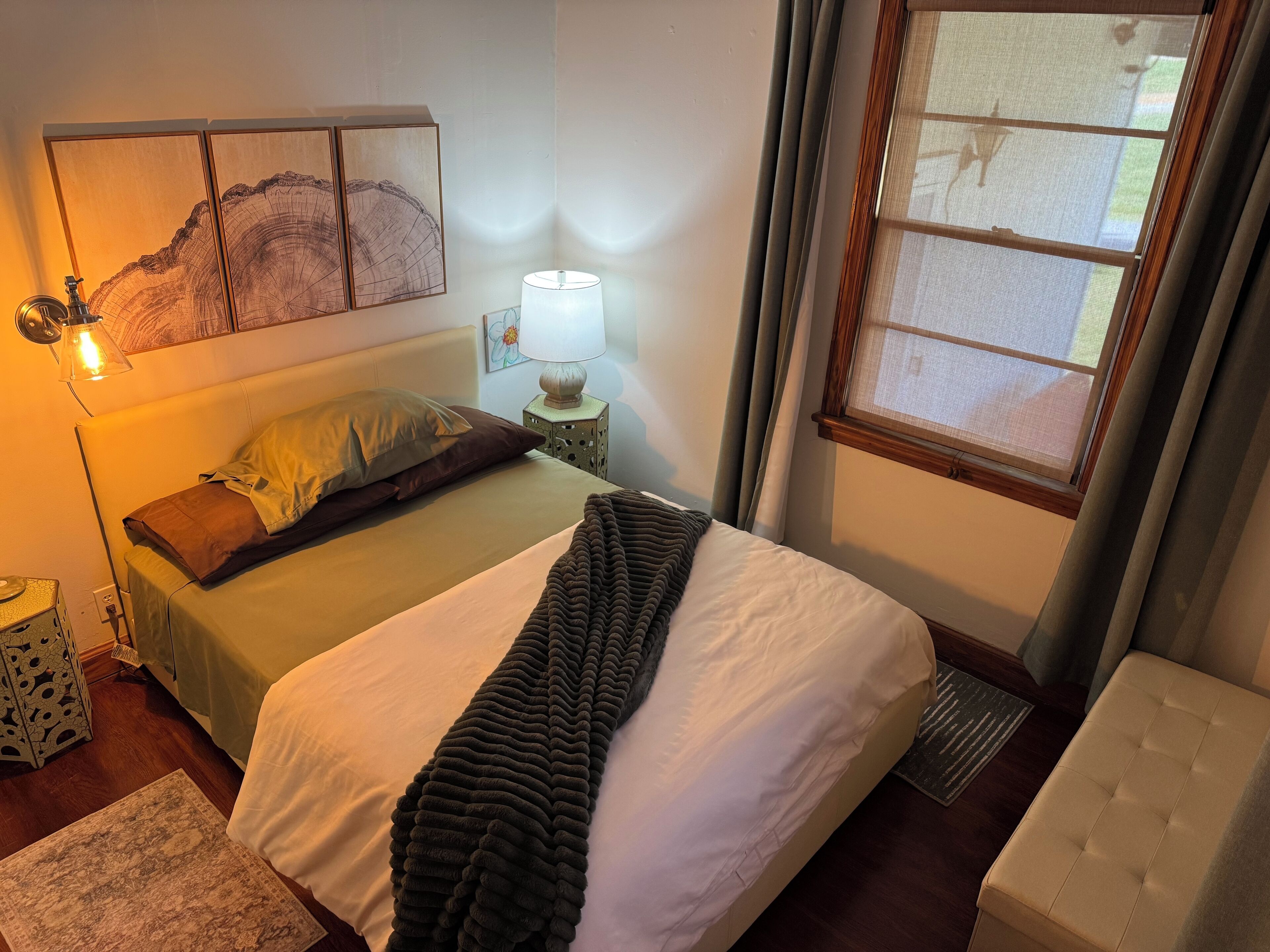 2 bedrooms, iron/ironing board, WiFi (free), bed sheets