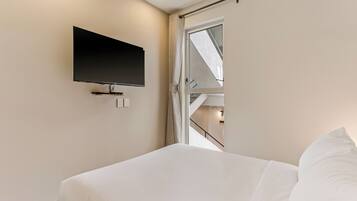 1 bedroom, iron/ironing board, free WiFi