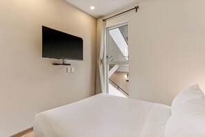 Comfort-sviitti, näköala pihalle | 1 makuuhuone, silitysrauta/-lauta, ilmainen Wi-Fi