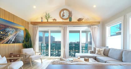 Designer Home âą 1 Block to Boardwalk & Ocean âą Stunning City & Ocean Views