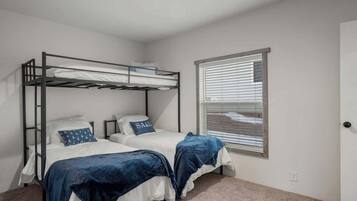 3 bedrooms, WiFi, bed sheets