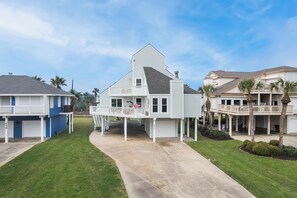 Exterior - Coastal Ocean View Retreat on Cul-de-sac in Pirates Beach Steps from the Beach (Galveston)