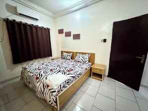1 bedroom, desk, free WiFi, bed sheets