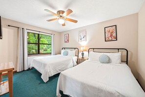 2 bedrooms, iron/ironing board, free WiFi, bed sheets - Hillside Hideaway | Community Pool, Grill & MORE! (Pigeon Forge)