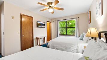 2 bedrooms, iron/ironing board, free WiFi, bed sheets
