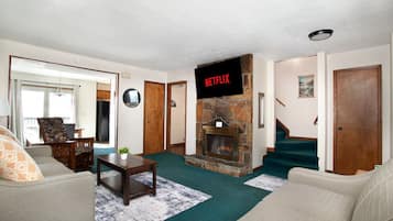 Smart TV y chimenea