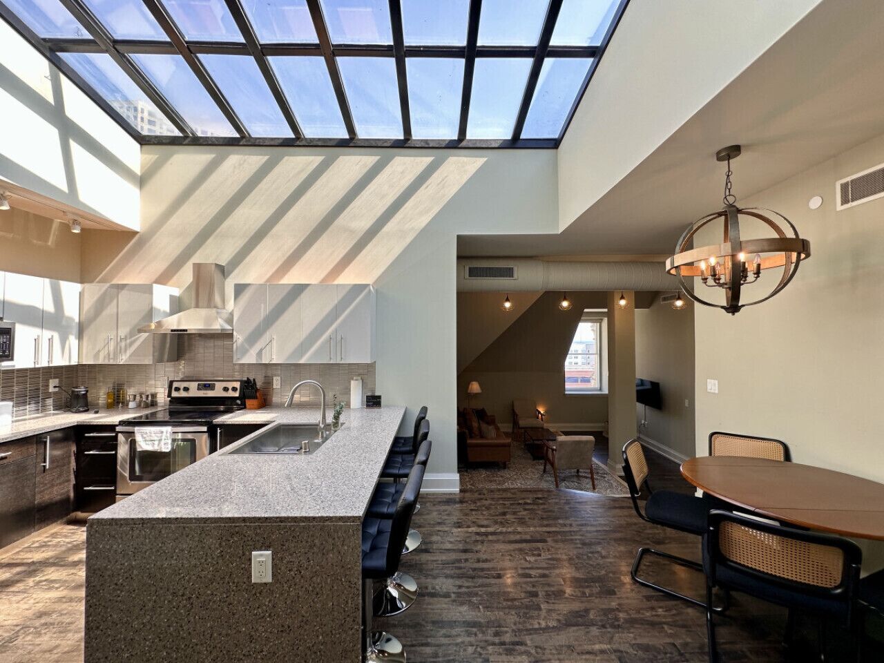 雪櫃、微波爐、焗爐、爐具