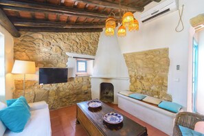 House, 2 Bedrooms, Accessible, Smoking | Living room - Casa spa de la Agueda (Penaflor)