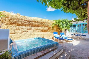 Casa, 2 habitaciones, accesible para personas con discapacidad, fumadores | Piscina | Una piscina al aire libre