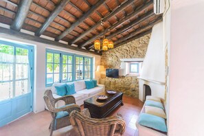 House, 2 Bedrooms, Accessible, Smoking | Living room - Casa spa de la Agueda (Penaflor)