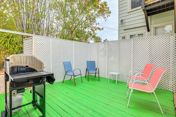 Palmetto Vacation Rental | 2BR | 1BA | Stairs Required | 1,400 Sq Ft