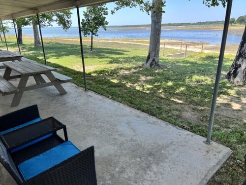 The Lakeside Studio 4