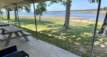 The Lakeside Studio 4