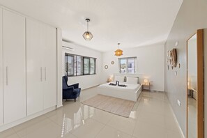 4 bedrooms, iron/ironing board, travel cot, free WiFi