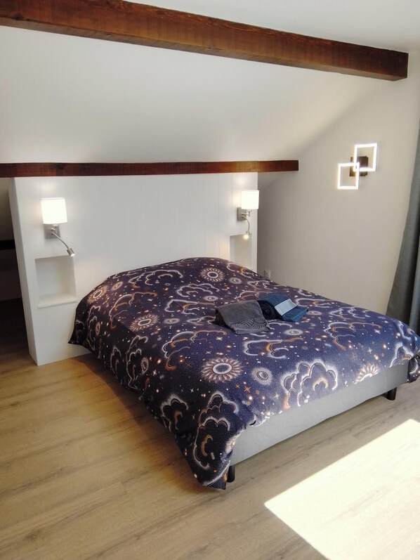 1 habitación, tabla de planchar con plancha y wifi