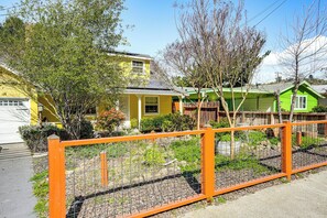 Exterior - Bay Area Apt w/ Patio: Near Parks & Hiking! (Pinole)