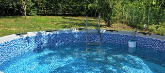 Charming 3-bedroom cottage with AC, WiFi in delightful Čortanovci