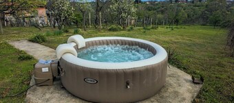 Charming 3-bedroom cottage with AC, WiFi in delightful Čortanovci
