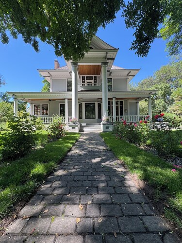 Rosedale at Historic Hopffgarten House