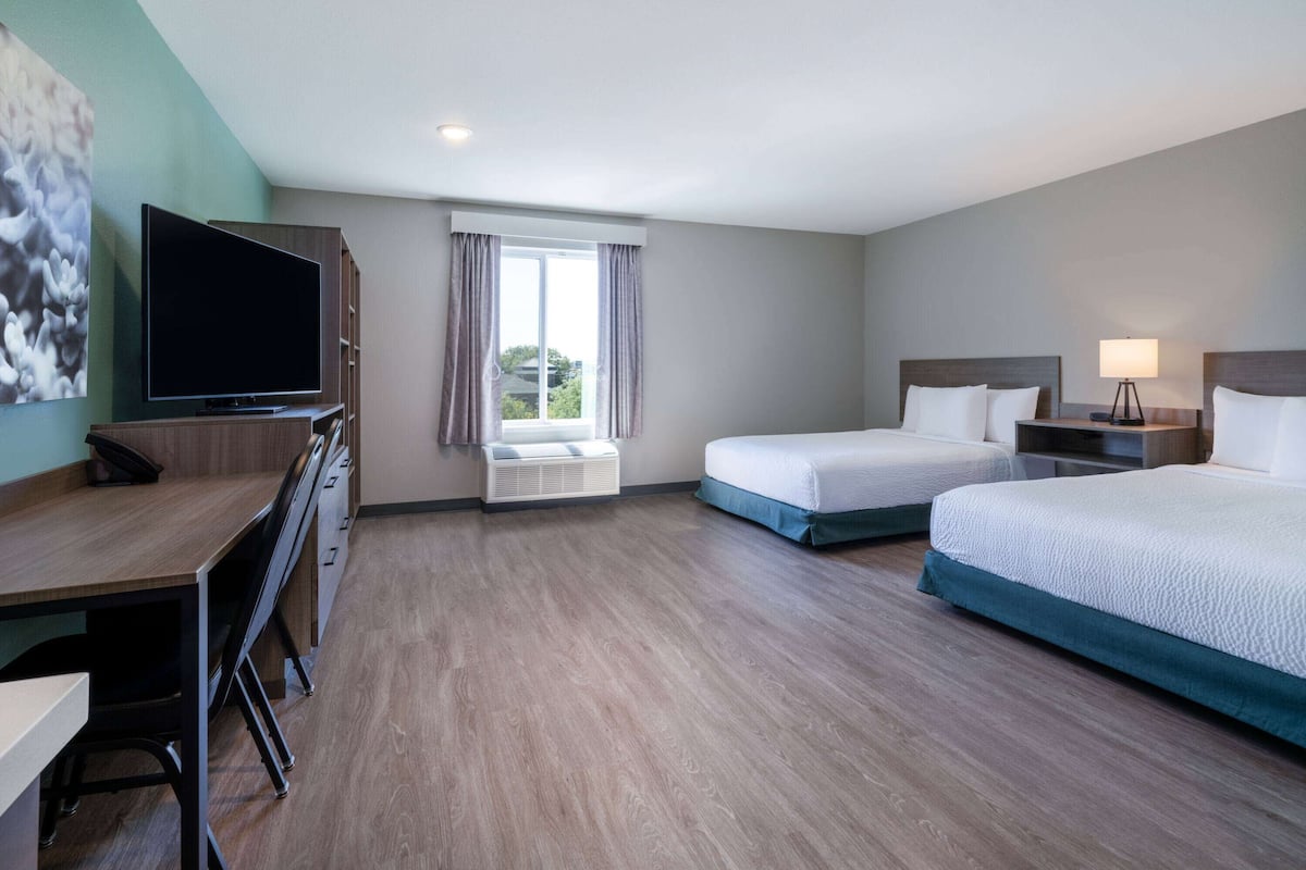 Standard Room, 2 Queen Beds, Mobility Accessible, Non Smoking (Bathtub W/grab Bars) | Egyptian cotton sheets, premium bedding, desk, blackout drapes