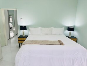 4 bedrooms, iron/ironing board, free WiFi, bed sheets - Kayezi Tranquil Stay In Peaceful Palabana (Lusaka Province)