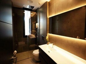 Luxury Villa, Private Pool, Beachside | Bathroom | Bidet, towels, soap, shampoo - Luxury Villa with Views Marbella  (Marbella)