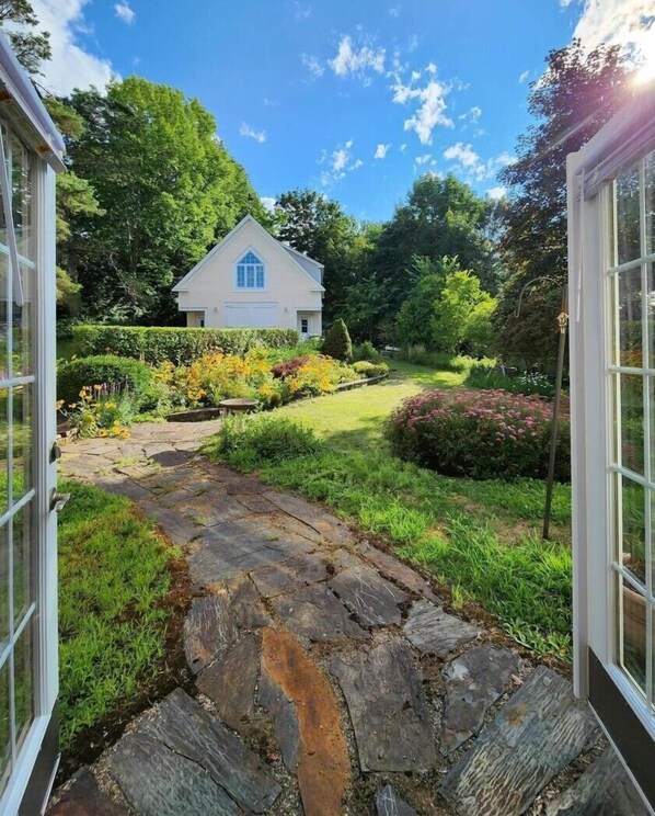Exterior - Miller House By the Bay (mahone bay)