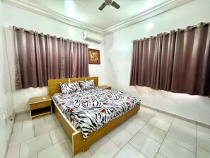 3 habitaciones, escritorio, wifi gratis y ropa de cama 