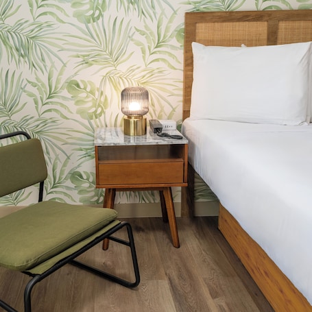 Comfort Room, 1 Queen Bed, Non Smoking | Iron/ironing board, free WiFi. The LEEF Hotel