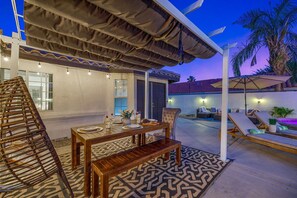 Outdoor dining - Desert Fun 4BR Retreat with Pool (Bermuda Dunes)
