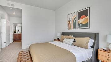 Deluxe Apartment, Mountain View | 2 bedrooms, premium bedding, desk, laptop workspace